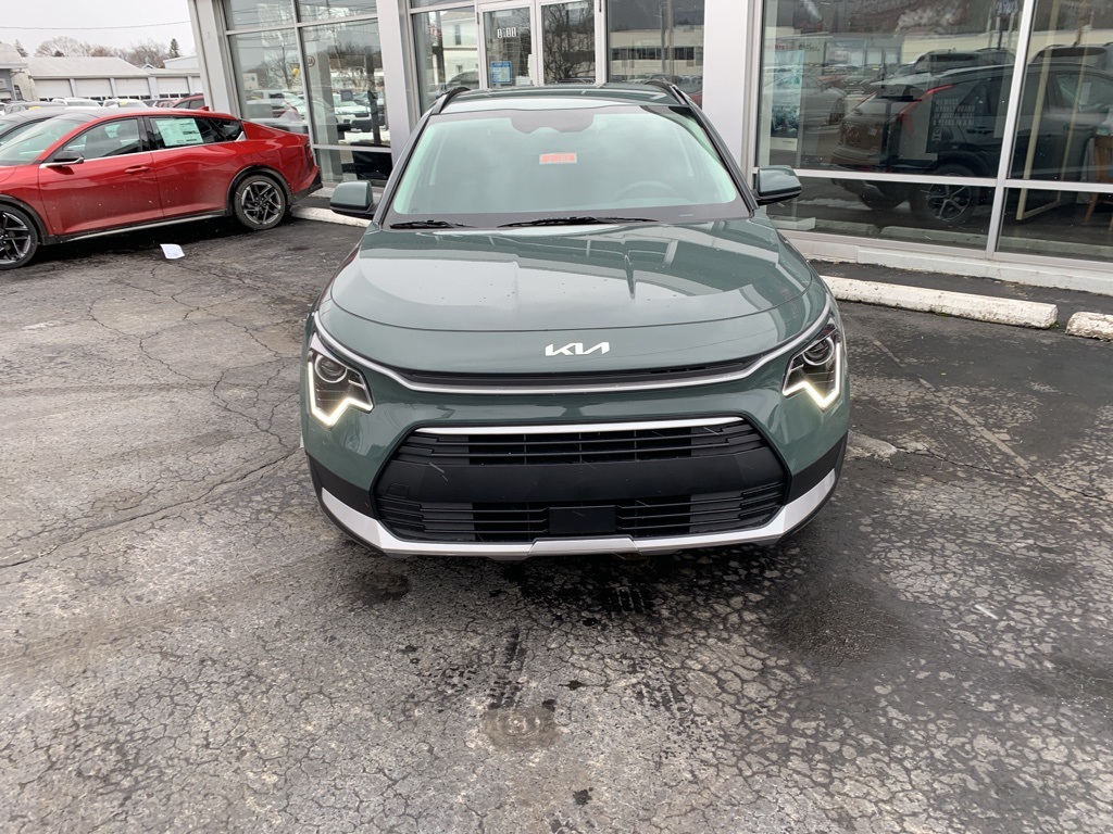Vehicle image 4 of 32