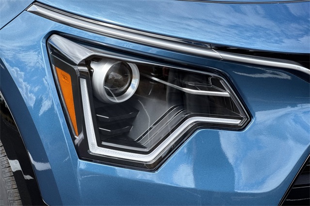 2025 Kia Niro SX Image 25 of 37