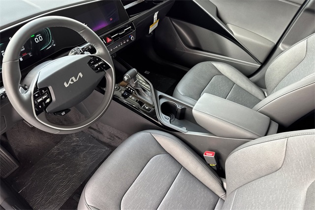 2025 Kia Niro SX Image 19 of 37