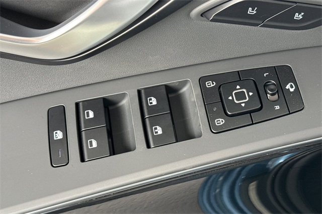 2025 Kia Niro SX Image 37 of 37