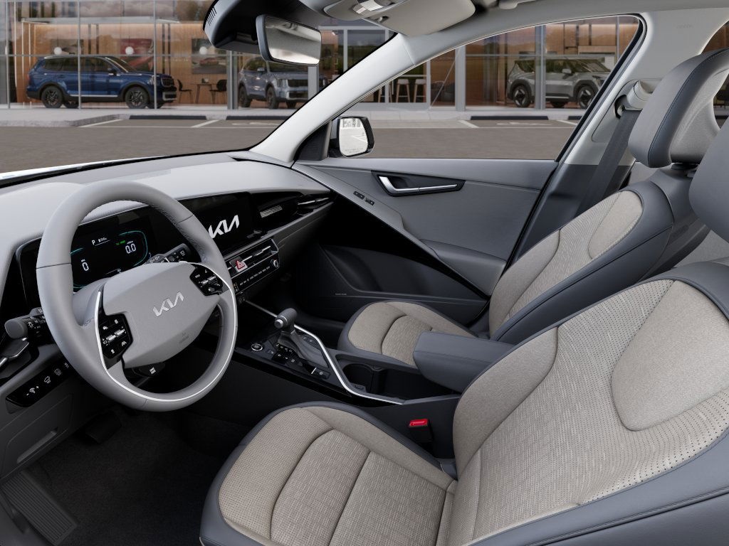 Vehicle image 17 of 27