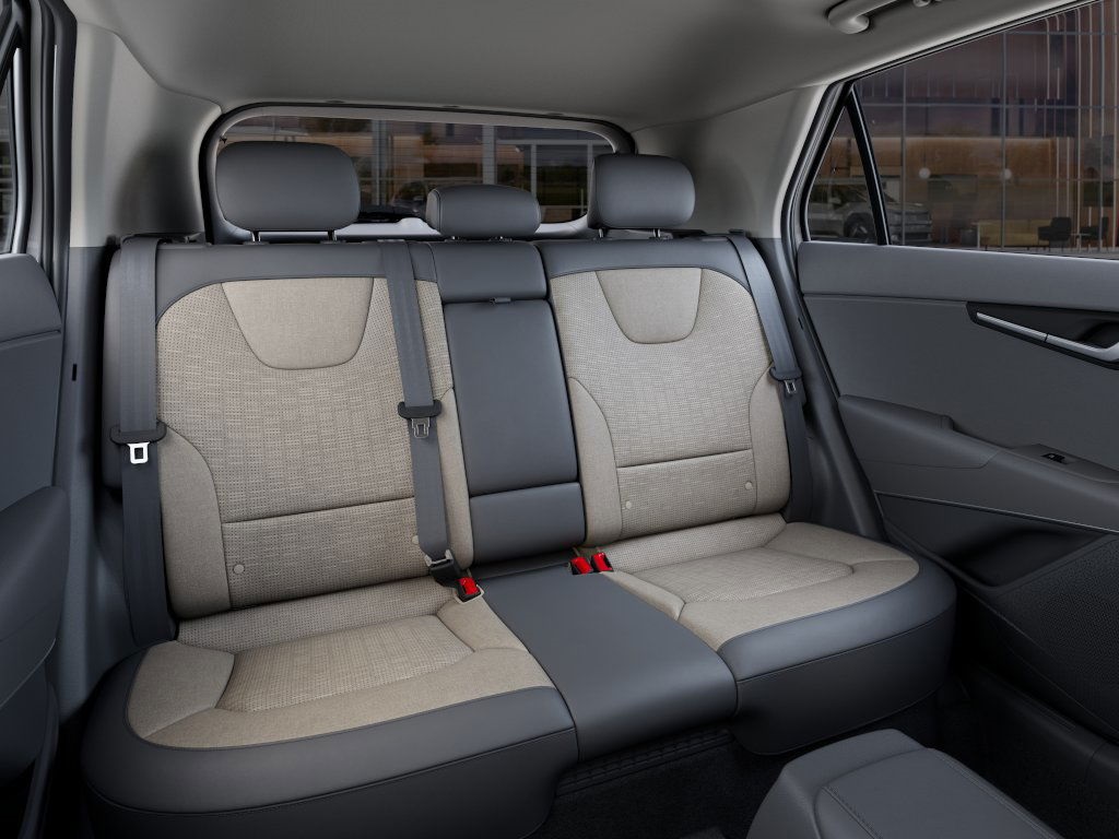Vehicle image 16 of 27