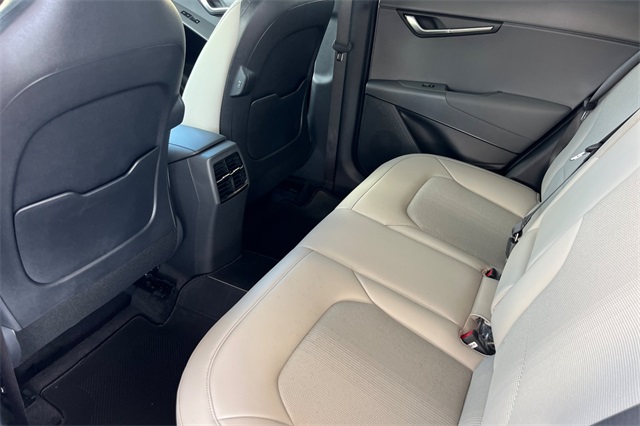 2025 Kia Niro EX Image 12 of 37