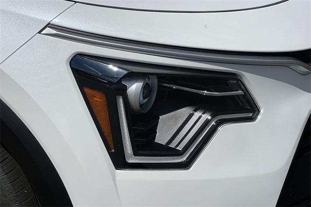 2025 Kia Niro EX Image 24 of 37
