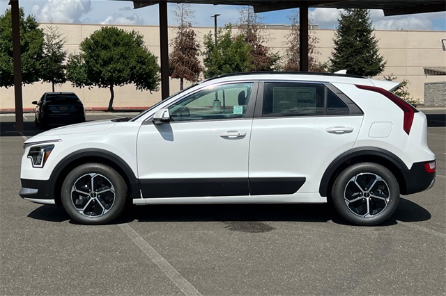 2025 Kia Niro EX Image 9 of 37