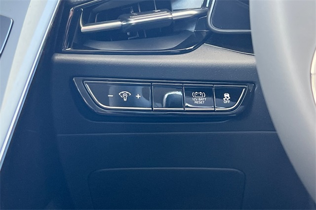 2025 Kia Niro EX Image 33 of 37