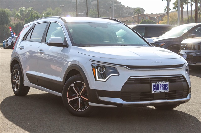 Vehicle image 3 of 26