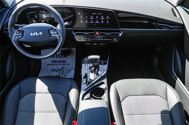 Vehicle image 16 of 26