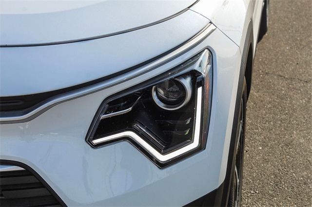 Vehicle image 21 of 26