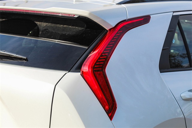 Vehicle image 22 of 26