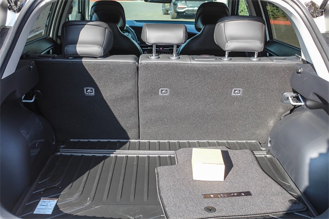 Vehicle image 11 of 26