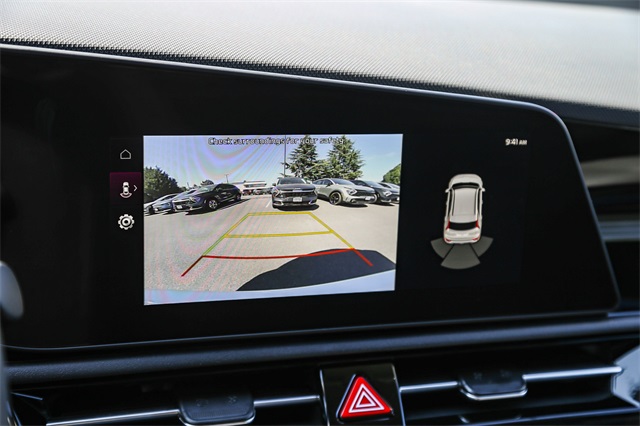 Vehicle image 18 of 26