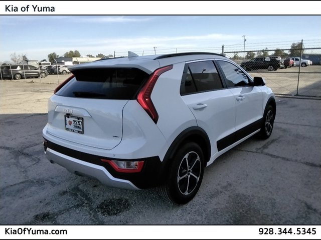 Vehicle image 3 of 6