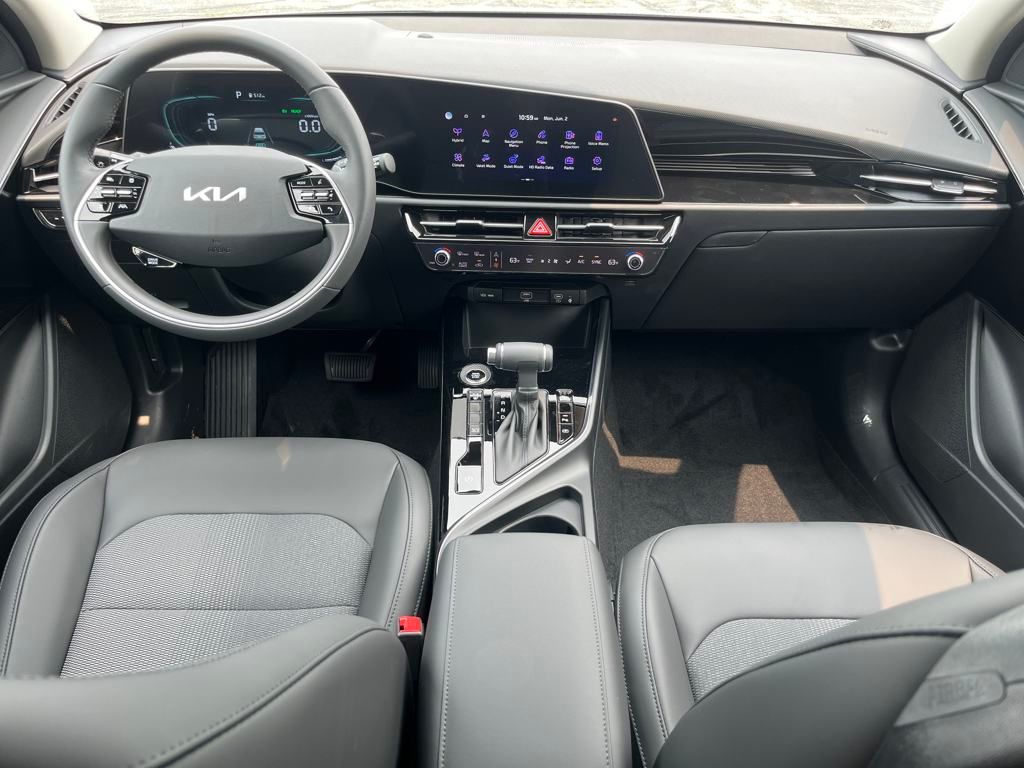 Vehicle image 17 of 35