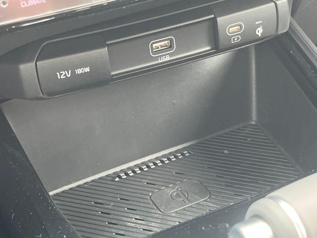 Vehicle image 27 of 35