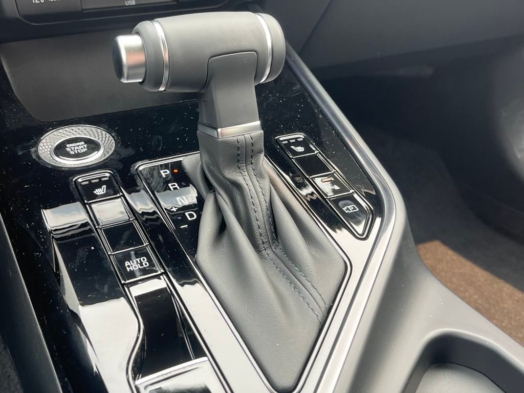 Vehicle image 28 of 35