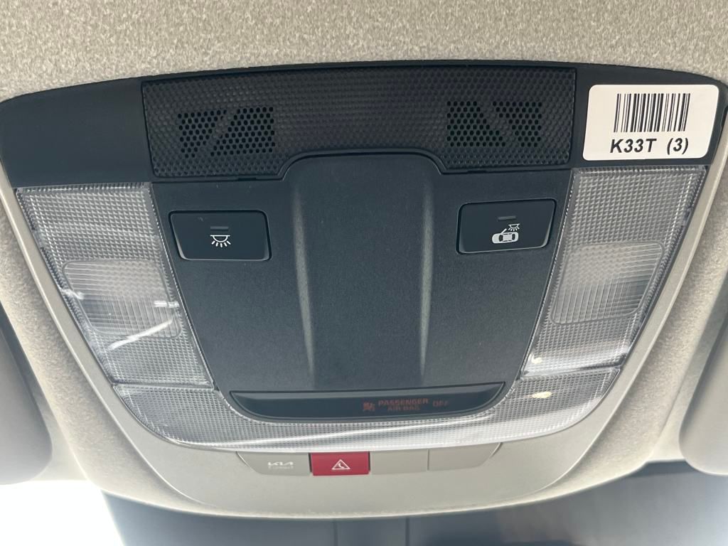 Vehicle image 32 of 35