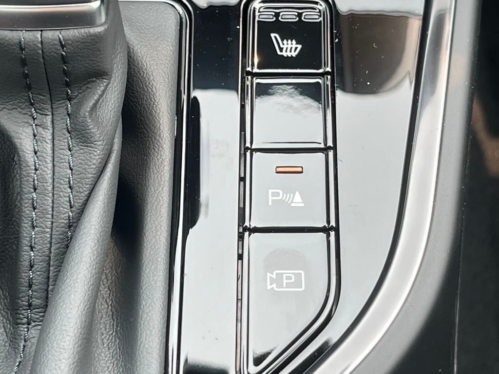 Vehicle image 30 of 35