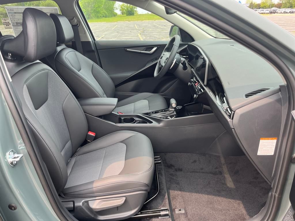 Vehicle image 15 of 35