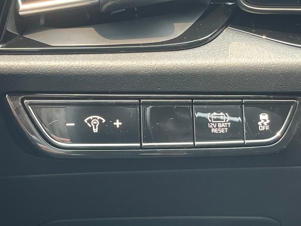 Vehicle image 19 of 35