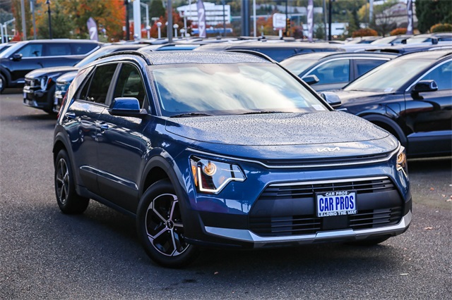Vehicle image 4 of 25