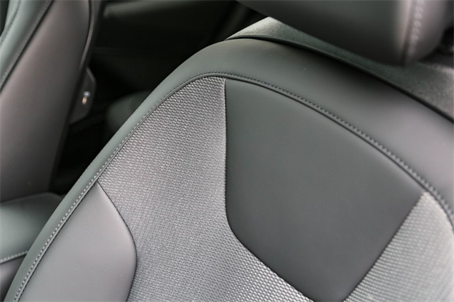 Vehicle image 19 of 25
