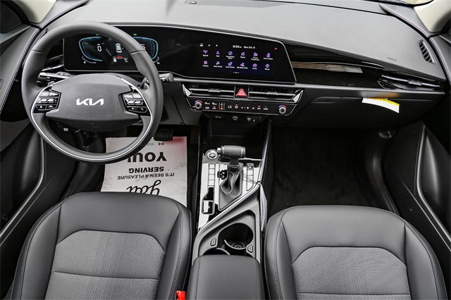Vehicle image 13 of 25