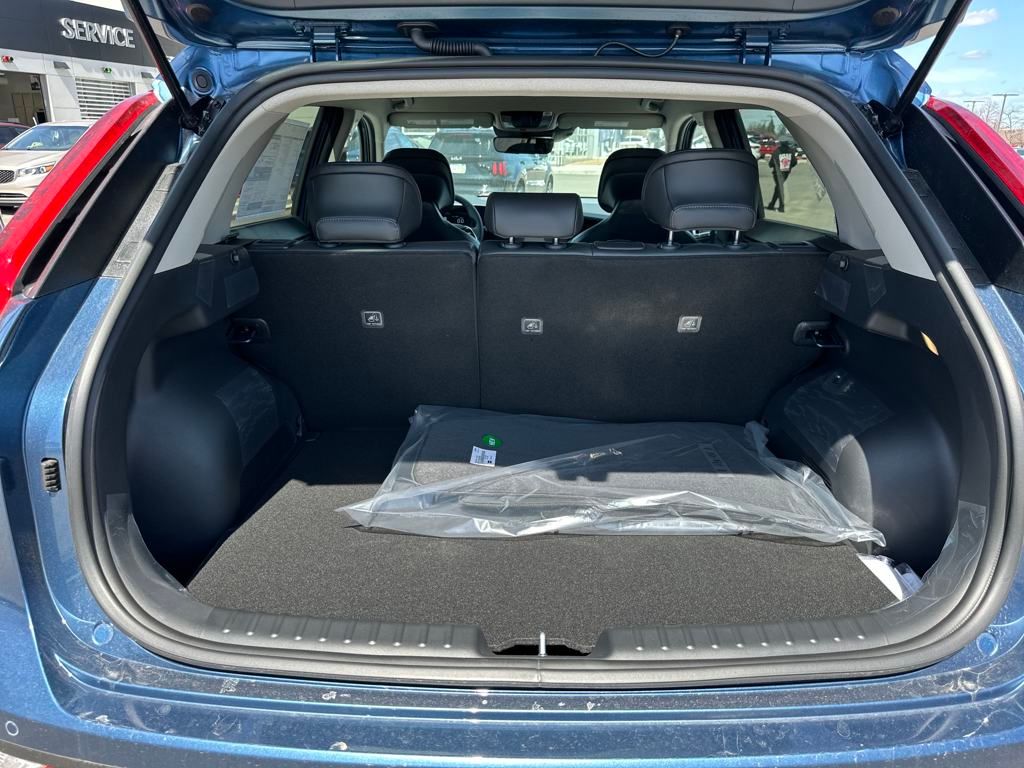 Vehicle image 33 of 35