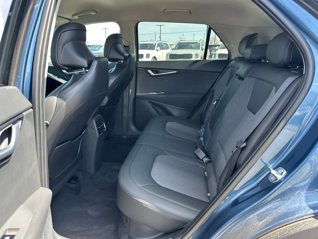 Vehicle image 13 of 35