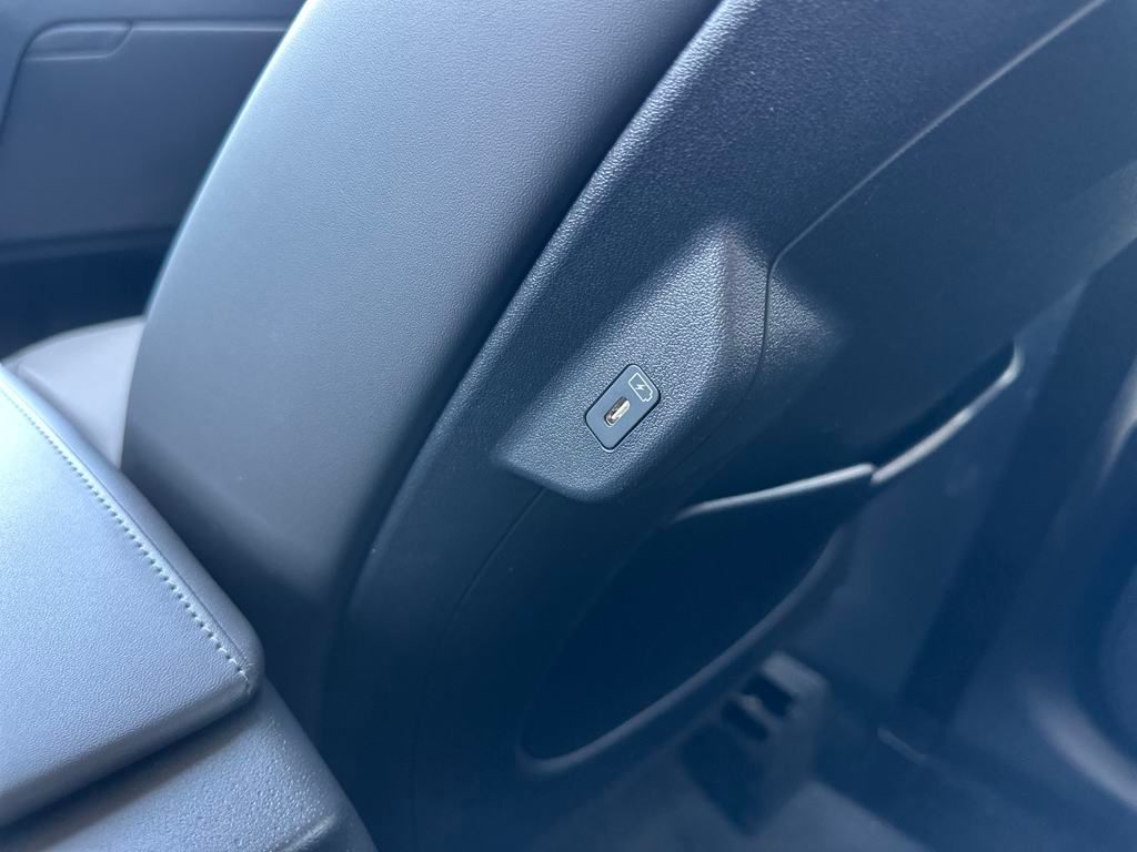 Vehicle image 15 of 35