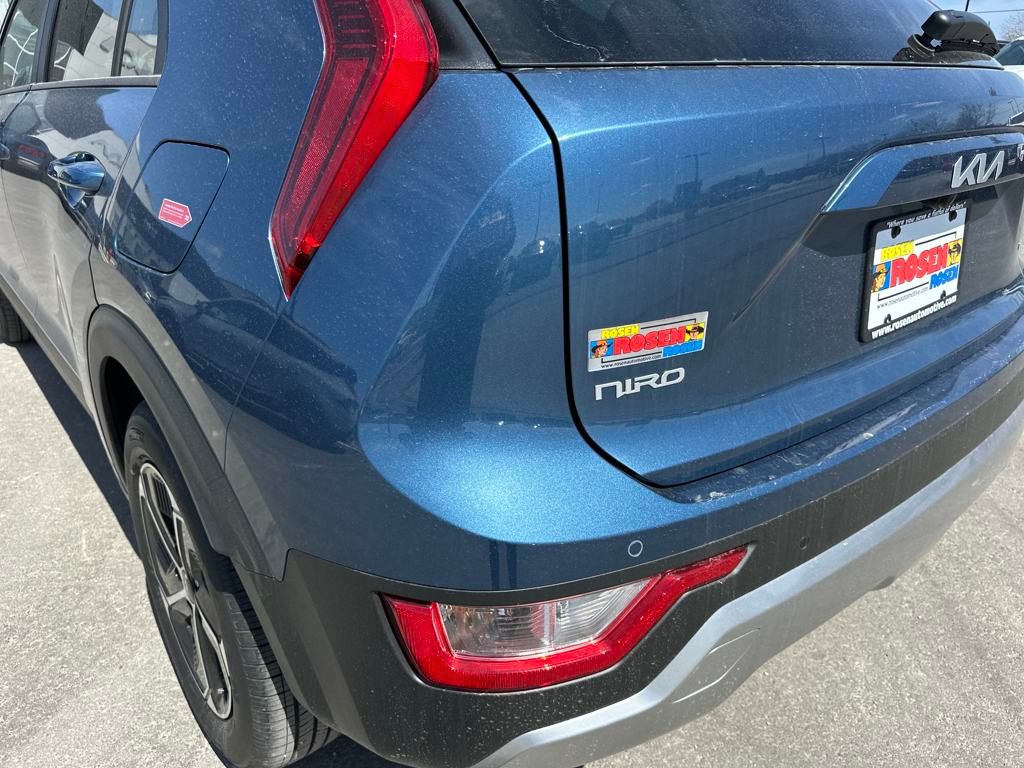 Vehicle image 31 of 35