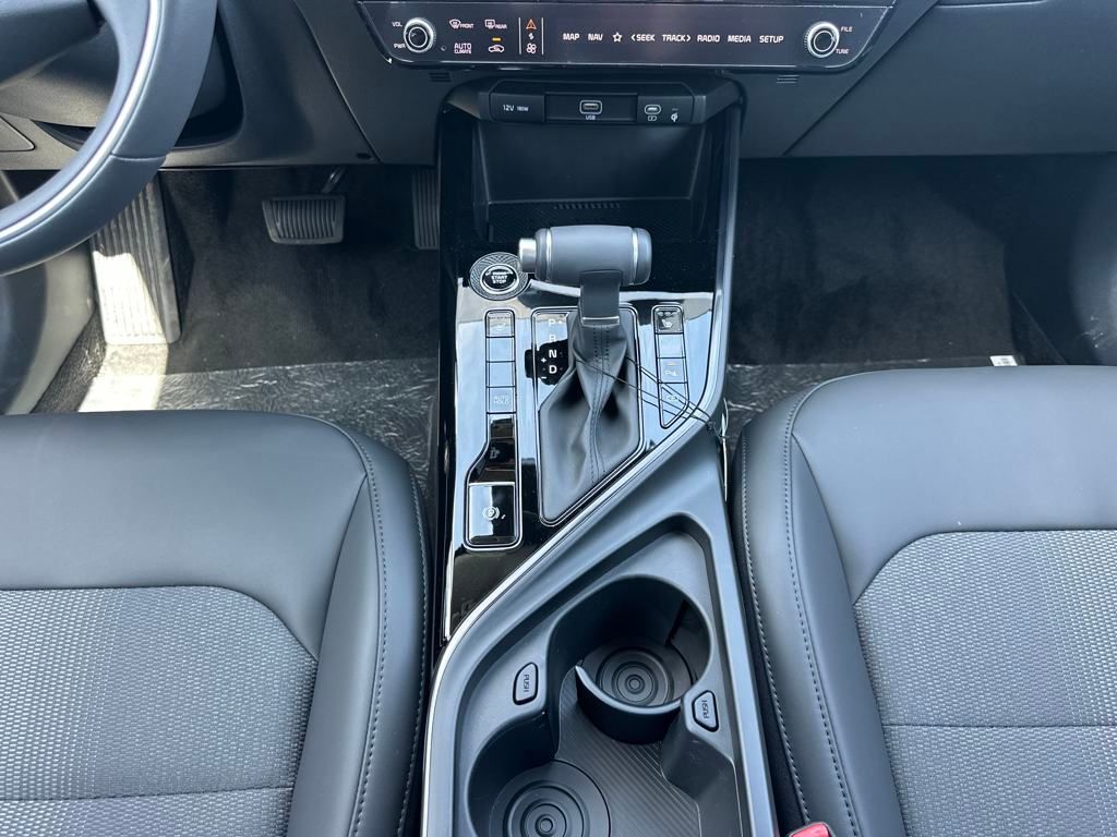 Vehicle image 24 of 35