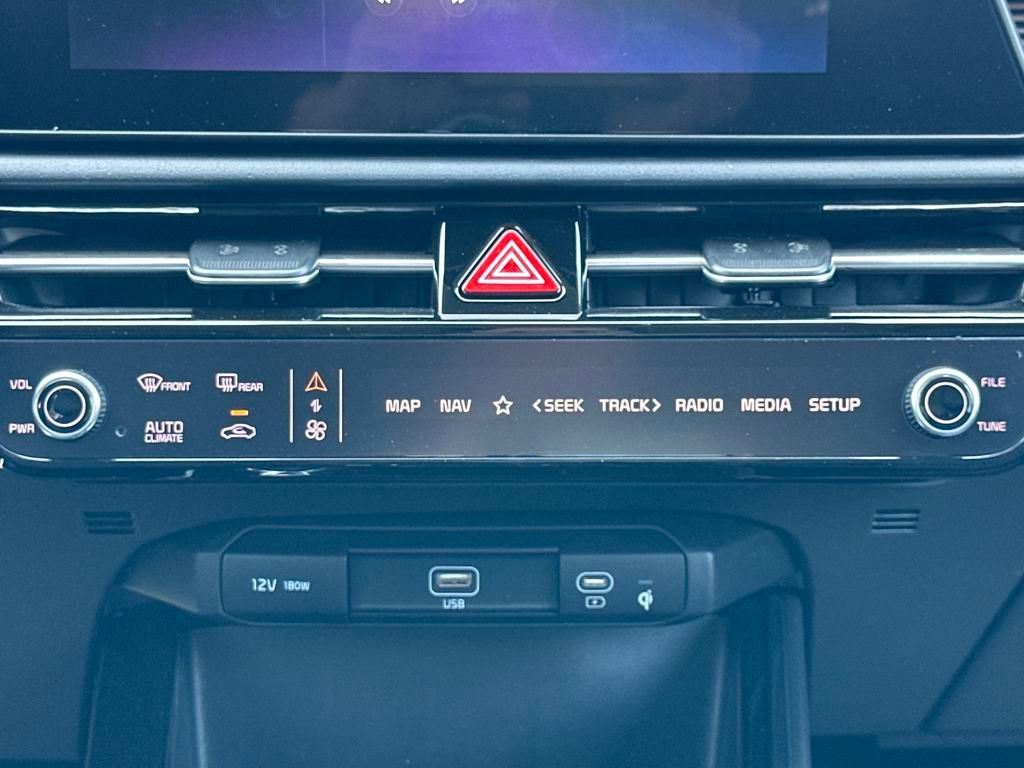 Vehicle image 21 of 35