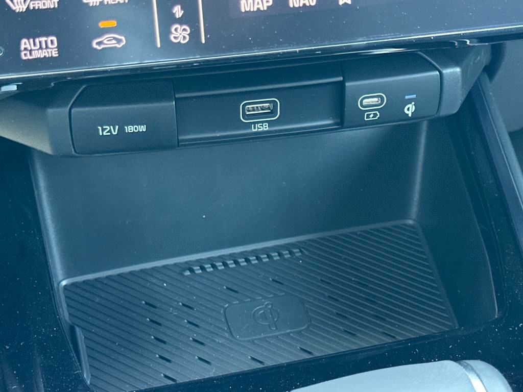 Vehicle image 22 of 35
