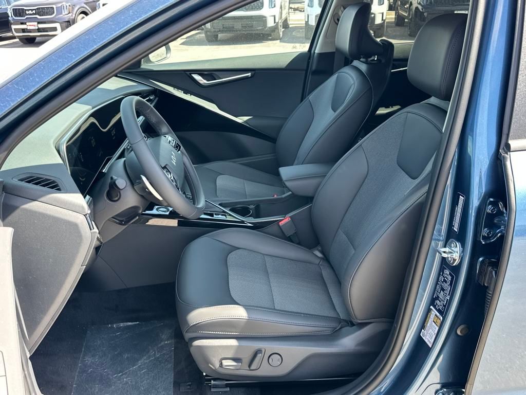 Vehicle image 9 of 35