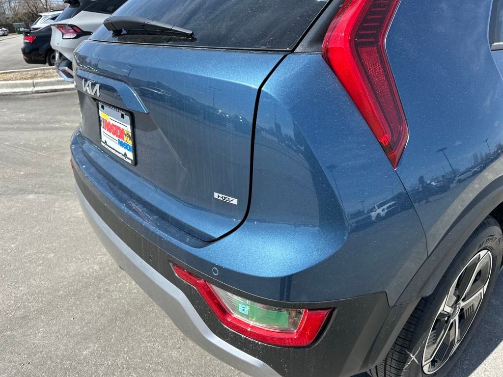 Vehicle image 32 of 35