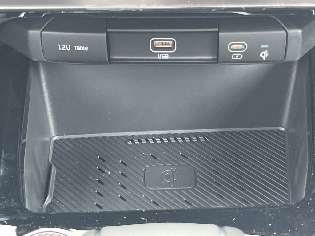Vehicle image 27 of 35