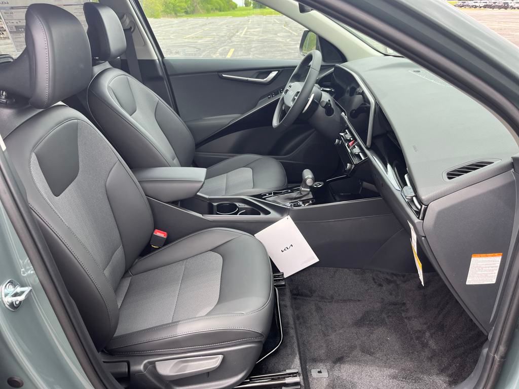 Vehicle image 15 of 35