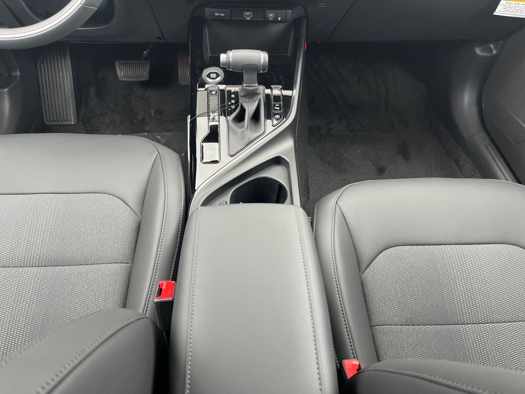 Vehicle image 31 of 35
