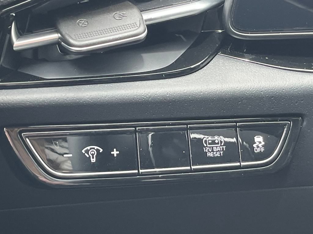 Vehicle image 19 of 35