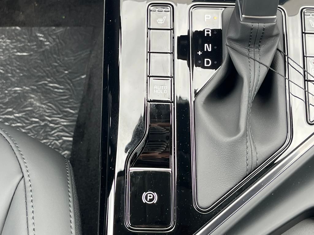 Vehicle image 29 of 35