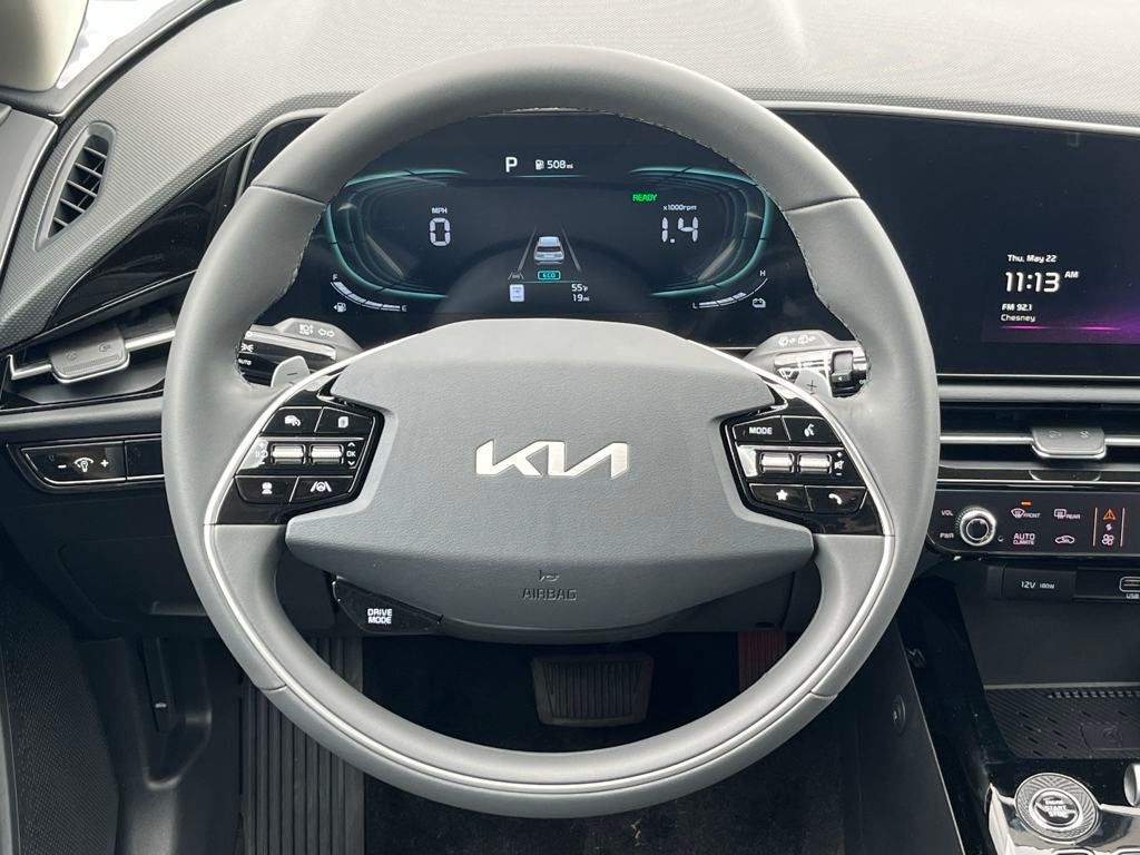 Vehicle image 20 of 35