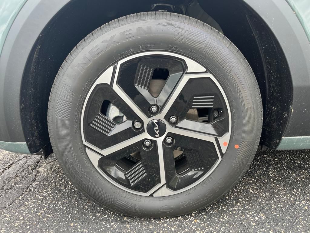 Vehicle image 9 of 35