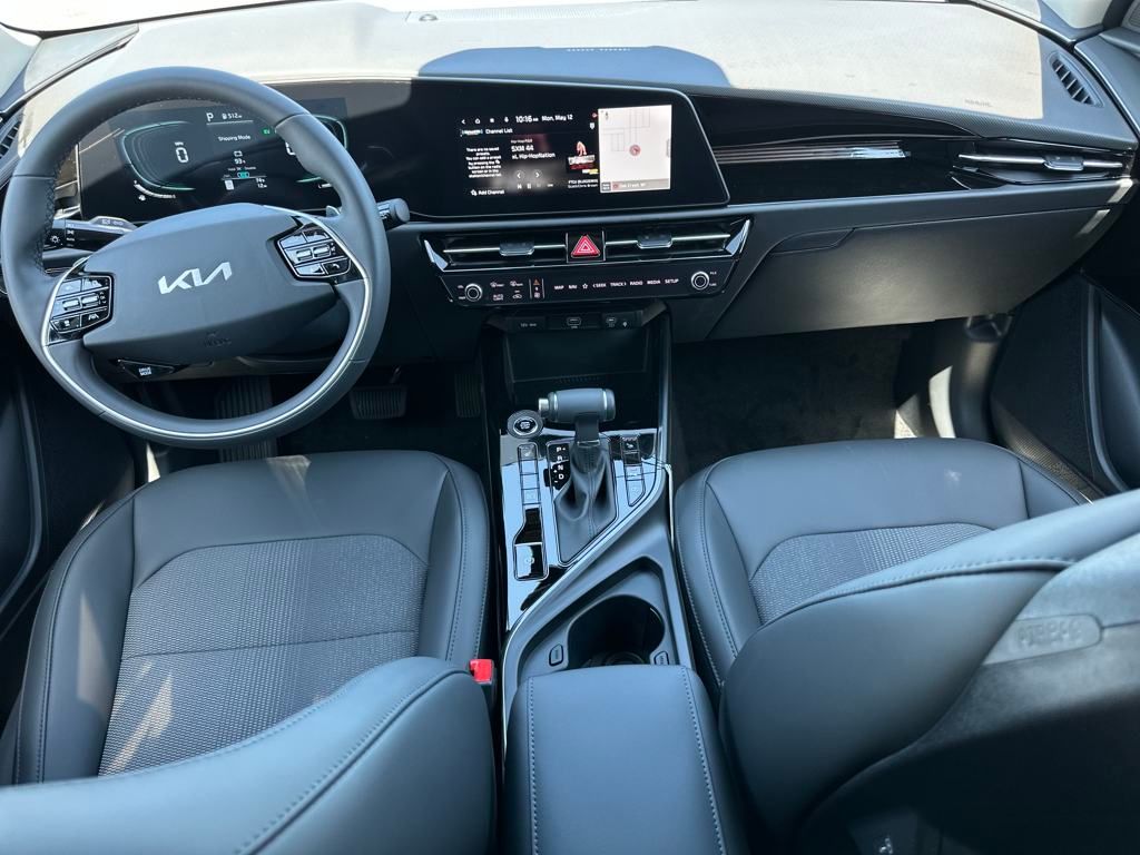 Vehicle image 16 of 35