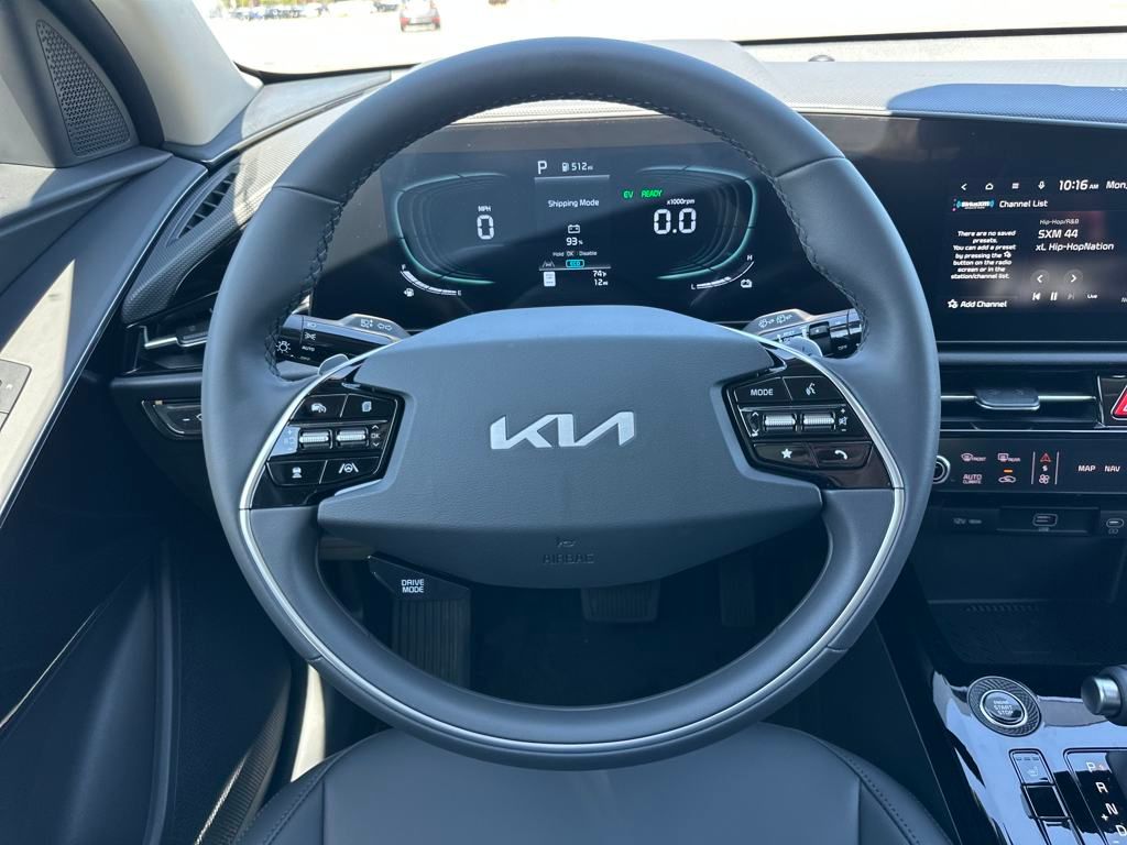 Vehicle image 17 of 35
