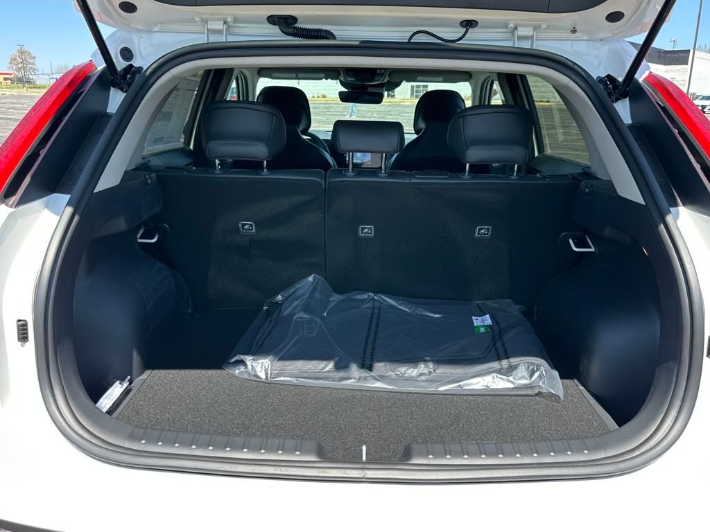 Vehicle image 33 of 35