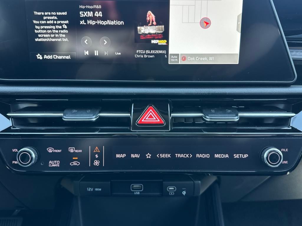 Vehicle image 21 of 35