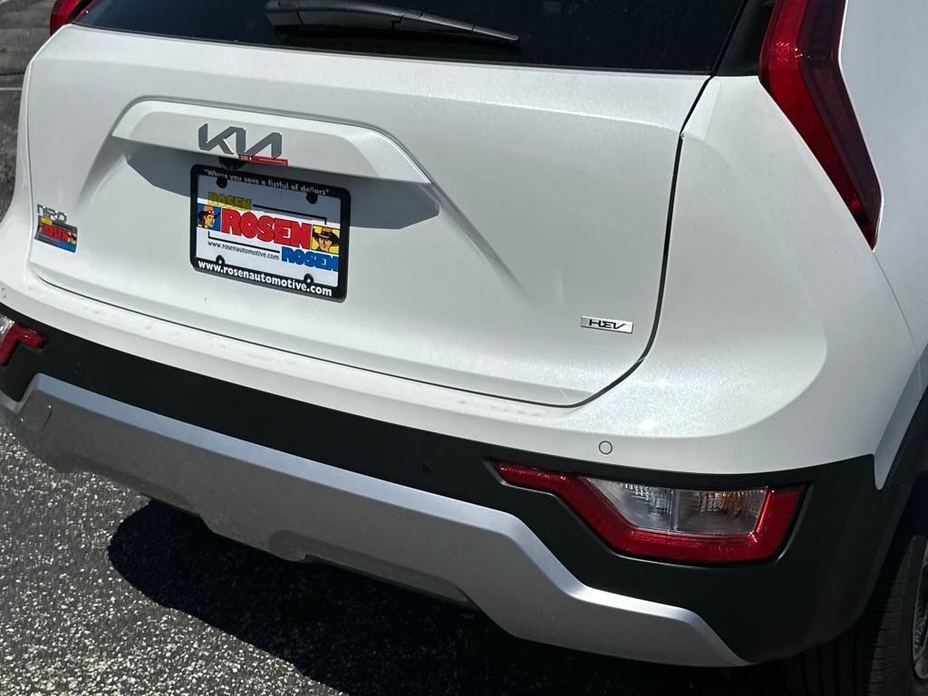 Vehicle image 32 of 35