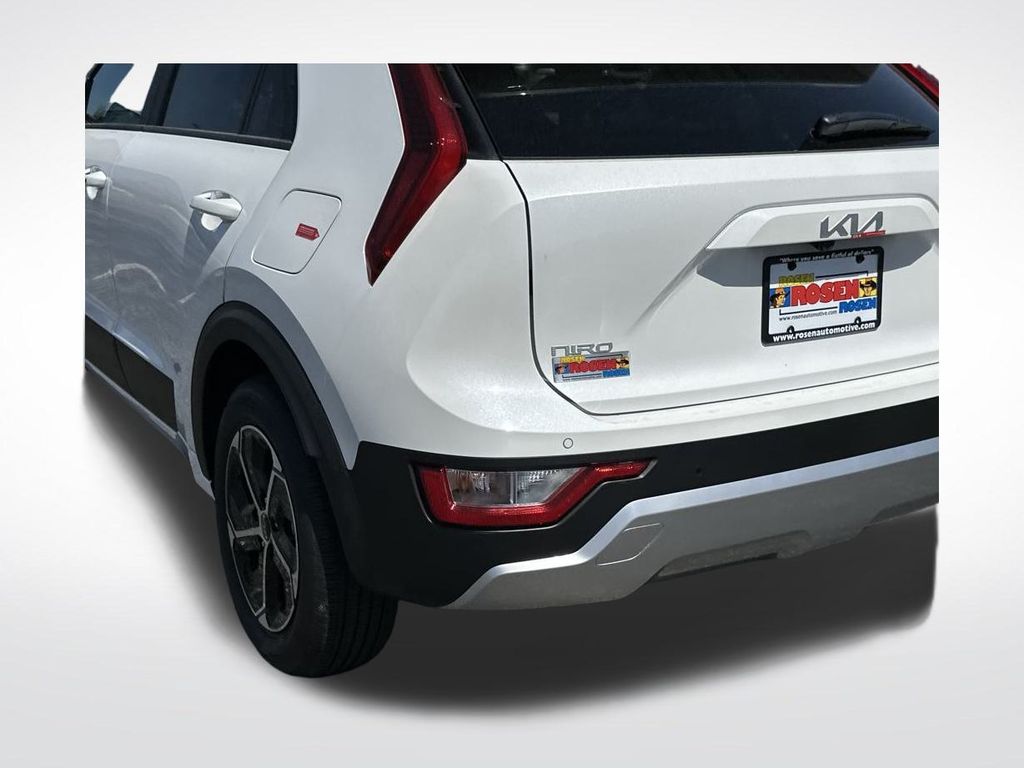 Vehicle image 8 of 35