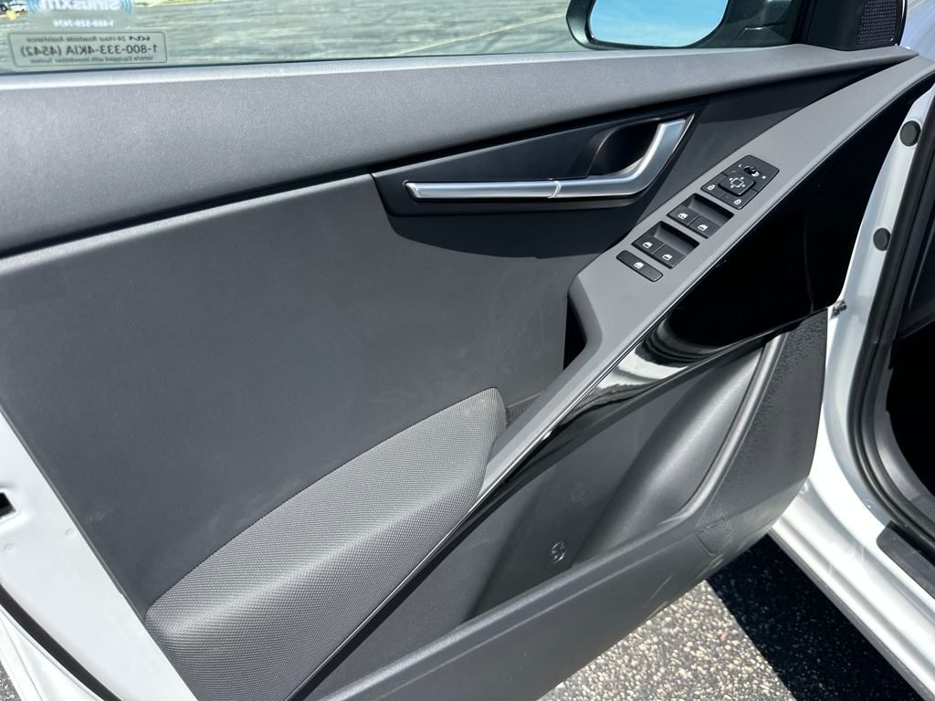 Vehicle image 11 of 35